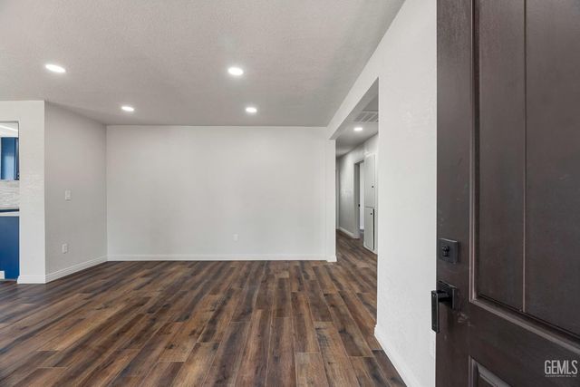 217 Garnsey Avenue, Bakersfield, CA 93309