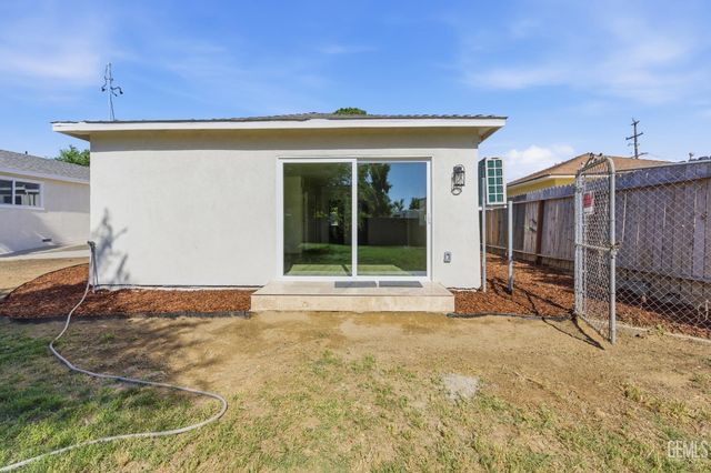217 Garnsey Avenue, Bakersfield, CA 93309
