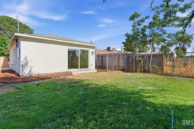 217 Garnsey Avenue, Bakersfield, CA 93309
