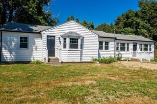 282 Parker Rd, Barnstable, MA 02668