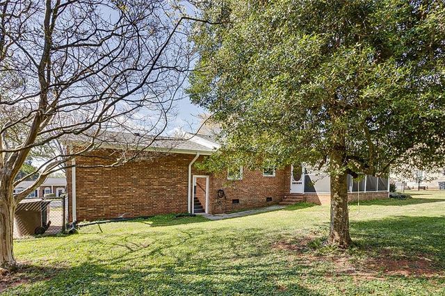 5610 Greenlee Road, Greensboro, NC 27410