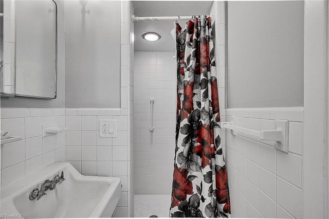 5610 Greenlee Road, Greensboro, NC 27410