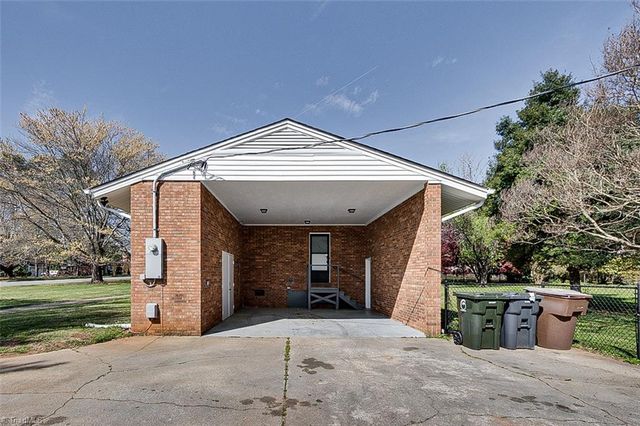 5610 Greenlee Road, Greensboro, NC 27410