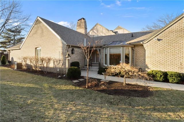 6330 Kennett Place, Mission, KS 66202