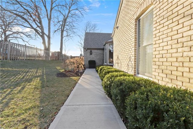 6330 Kennett Place, Mission, KS 66202