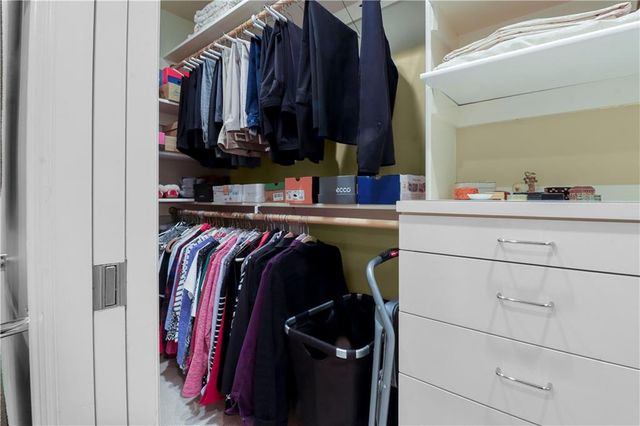 6330 Kennett Place, Mission, KS 66202