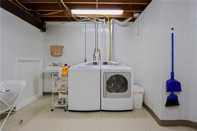 6330 Kennett Place, Mission, KS 66202