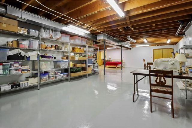 6330 Kennett Place, Mission, KS 66202