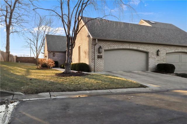 6330 Kennett Place, Mission, KS 66202