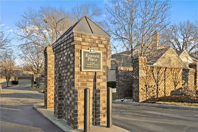 6330 Kennett Place, Mission, KS 66202