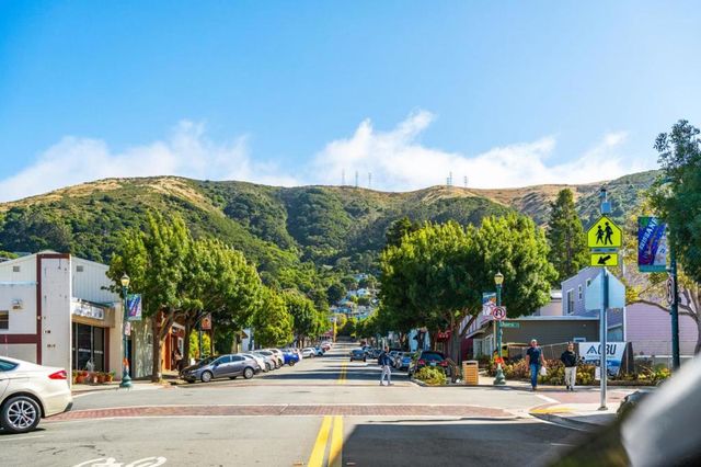 820 Humboldt Road, Brisbane, CA 94005