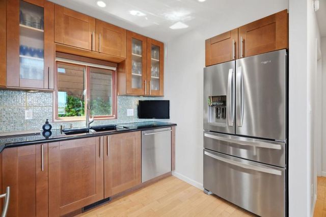 820 Humboldt Road, Brisbane, CA 94005