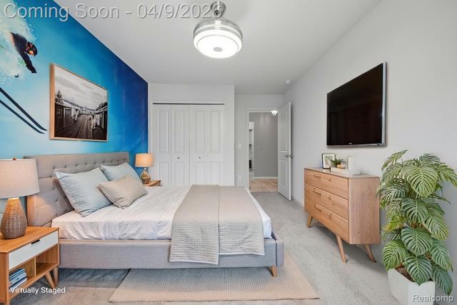 270 Greenan Lane, Orion Charter Township, MI 48362