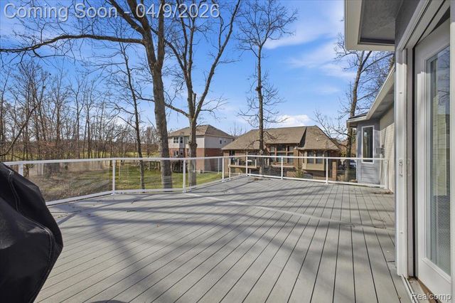 270 Greenan Lane, Orion Charter Township, MI 48362