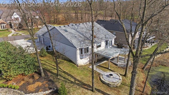 270 Greenan Lane, Orion Charter Township, MI 48362