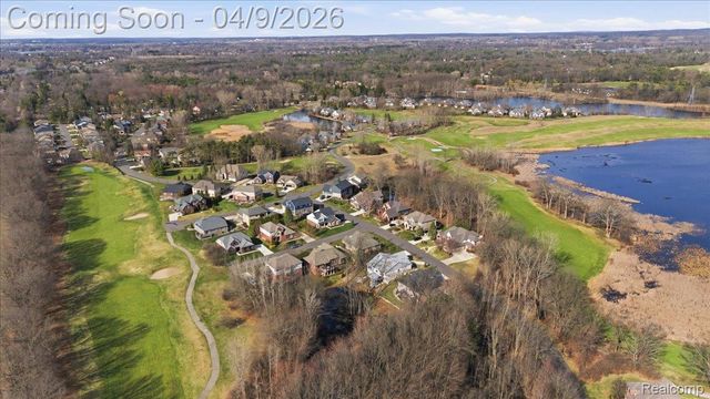 270 Greenan Lane, Orion Charter Township, MI 48362