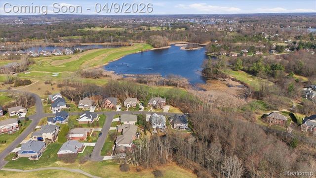 270 Greenan Lane, Orion Charter Township, MI 48362