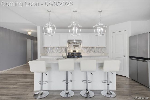 270 Greenan Lane, Orion Charter Township, MI 48362