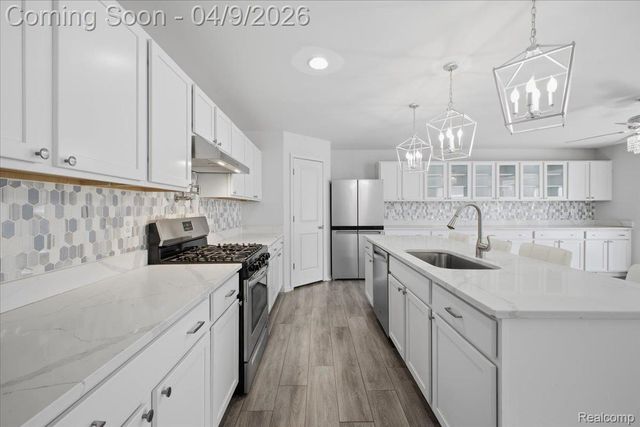 270 Greenan Lane, Orion Charter Township, MI 48362