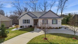 270 Greenan Lane, Orion Charter Township, MI 48362
