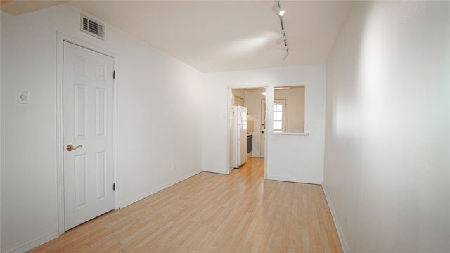 4211 Newton Avenue 209, Dallas, TX 75219