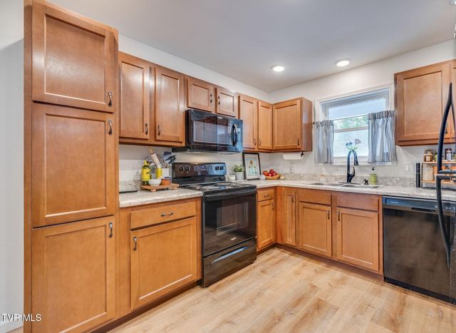 986 Glen Street, Bristol, TN 37620