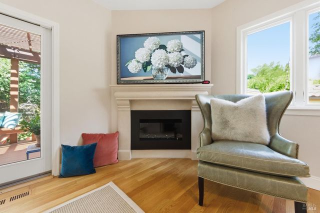 1167 Stanford Ct, Napa, CA 94558