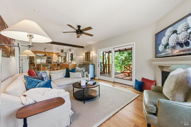 1167 Stanford Ct, Napa, CA 94558