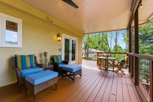 1167 Stanford Ct, Napa, CA 94558