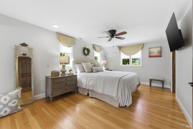 1167 Stanford Ct, Napa, CA 94558