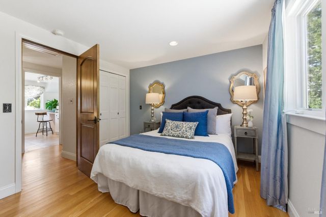 1167 Stanford Ct, Napa, CA 94558