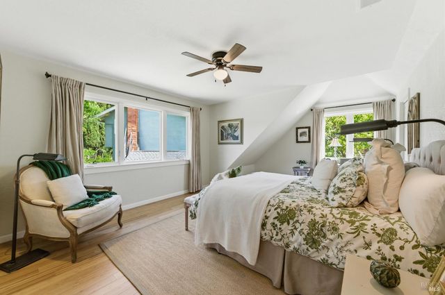 1167 Stanford Ct, Napa, CA 94558