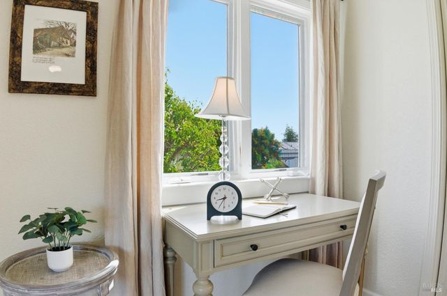 1167 Stanford Ct, Napa, CA 94558