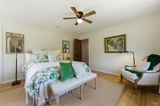 1167 Stanford Ct, Napa, CA 94558