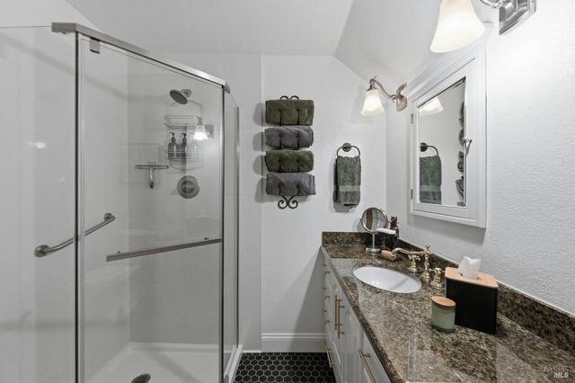 1167 Stanford Ct, Napa, CA 94558