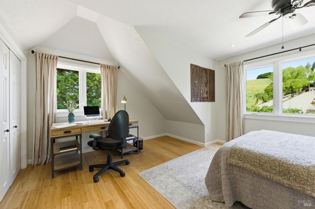 1167 Stanford Ct, Napa, CA 94558