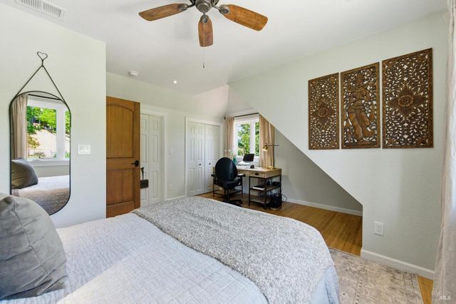 1167 Stanford Ct, Napa, CA 94558