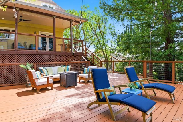 1167 Stanford Ct, Napa, CA 94558