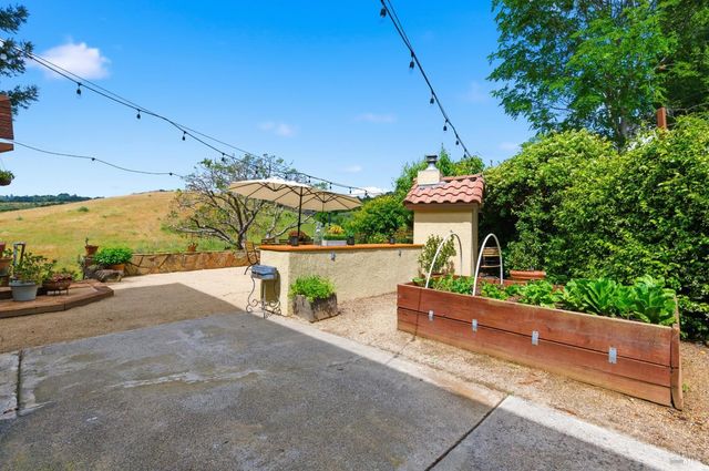 1167 Stanford Ct, Napa, CA 94558