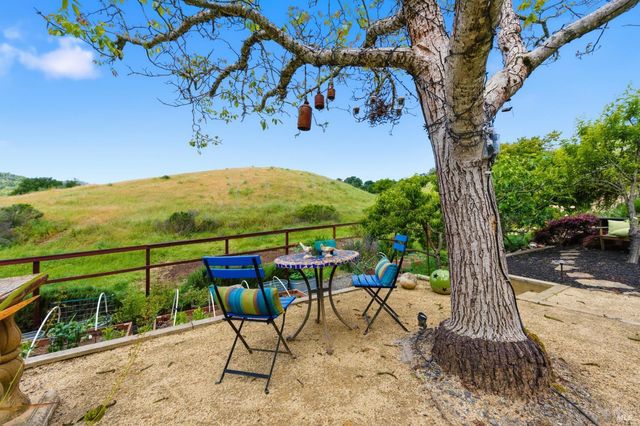 1167 Stanford Ct, Napa, CA 94558