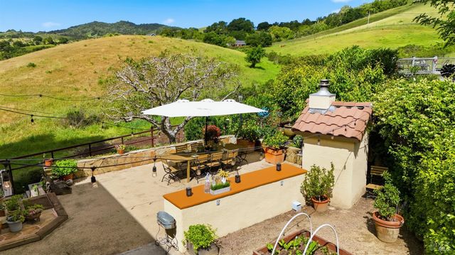 1167 Stanford Ct, Napa, CA 94558