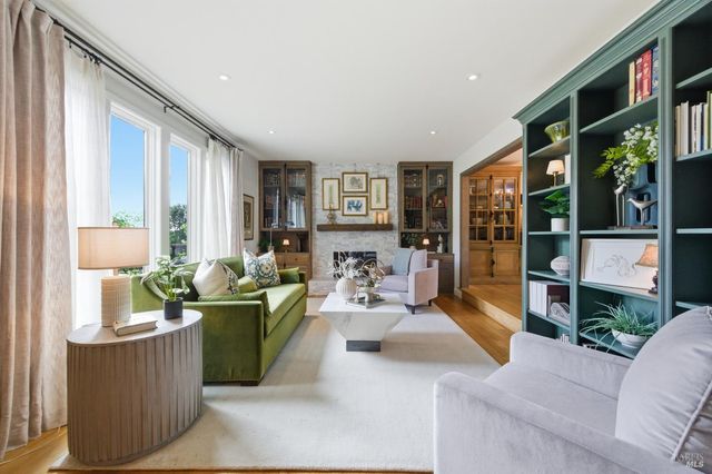 1167 Stanford Ct, Napa, CA 94558