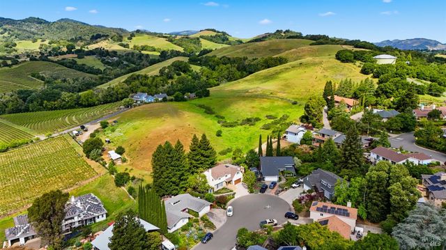 1167 Stanford Ct, Napa, CA 94558