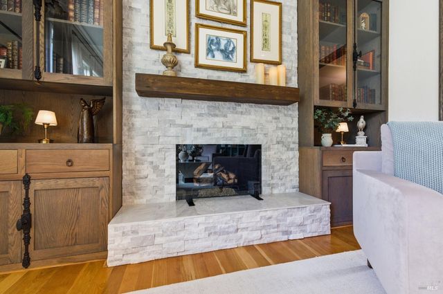 1167 Stanford Ct, Napa, CA 94558