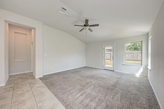 209 Forest Moon LN, Kyle, TX 78640