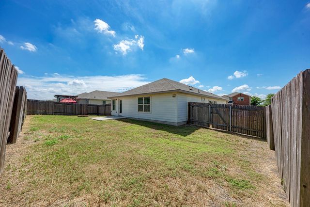 209 Forest Moon LN, Kyle, TX 78640