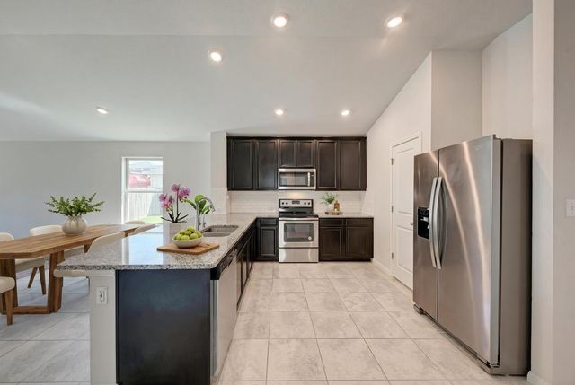 209 Forest Moon LN, Kyle, TX 78640