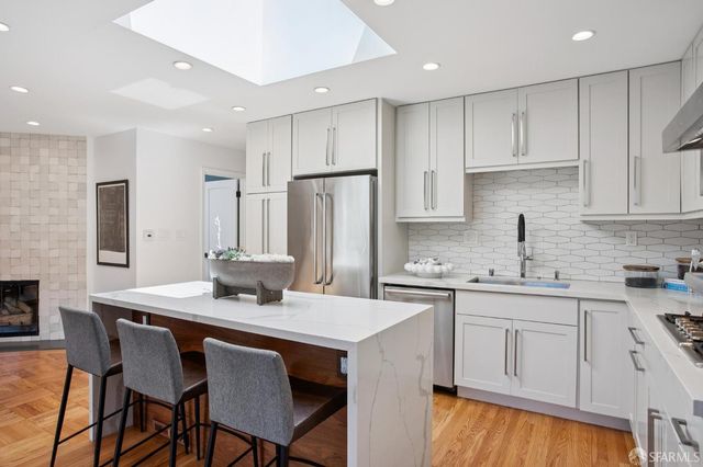 215 Bradford Street, San Francisco, CA 94110