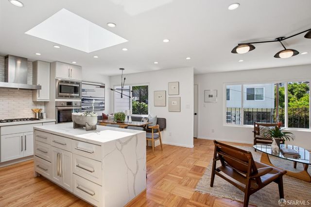 215 Bradford Street, San Francisco, CA 94110