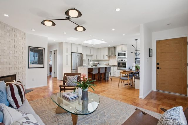 215 Bradford Street, San Francisco, CA 94110